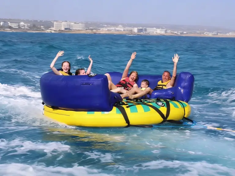 Divano circolare trainabile sull'acqua custom inflatable product Divano circolare trainabile sull'acqua custom inflatable product